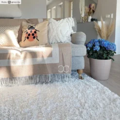 Hoogpolig Vloerkleed - Cosy (wit) 38 Hoogpolig Vloerkleed - Cosy (wit) -Tapijt Winkel credbilder mall cosyvit1.jpg